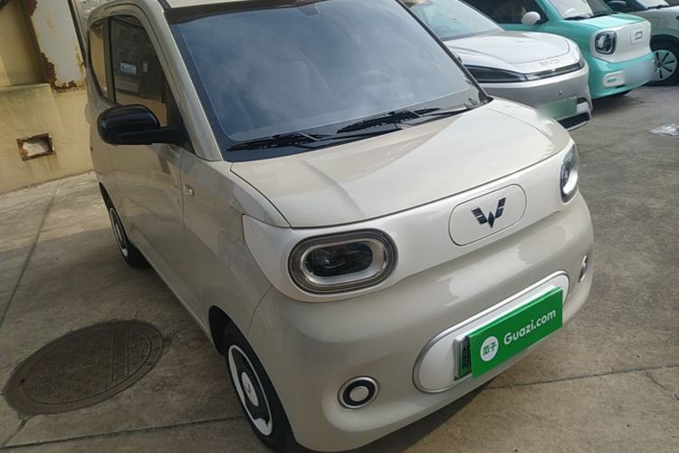 Used Wuling Hongguang MINIEV 2024 3rd Generation 215km Youth Edition Front Right 45 Deg