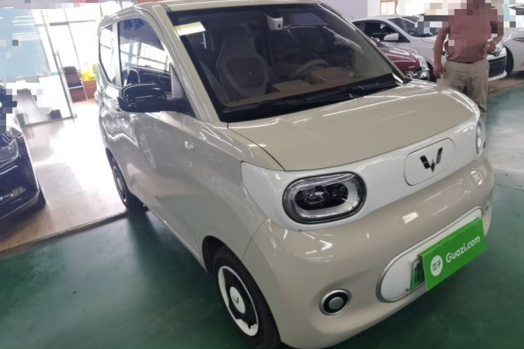 Used Wuling Hongguang MINIEV 2024 3rd Generation 215km Youth Edition Front Right 45 Deg