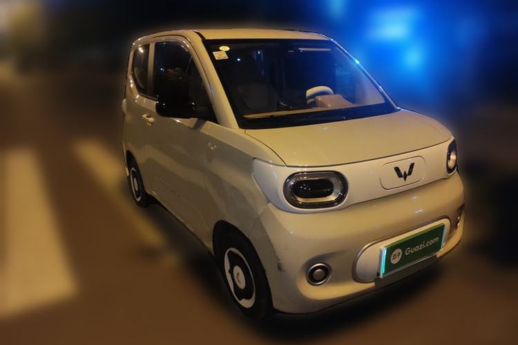 Used Wuling Hongguang MINIEV 2024 3rd Generation 215km Youth Edition Front Right 45 Deg