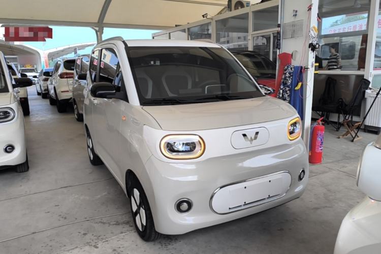 Used Wuling Hongguang MINIEV 2024 3rd Generation 215km Youth Edition Front Right 45 Deg
