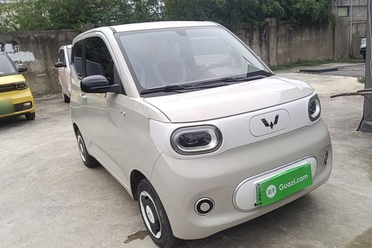 Used Wuling Hongguang MINIEV 2024 3rd Generation 215km Youth Edition Front Right 45 Deg