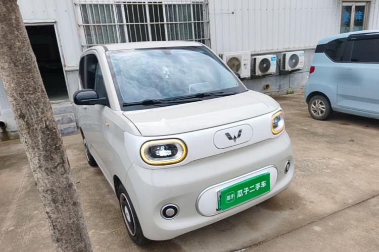 Used Wuling Hongguang MINIEV 2024 3rd Generation 215km Youth Edition Front Right 45 Deg