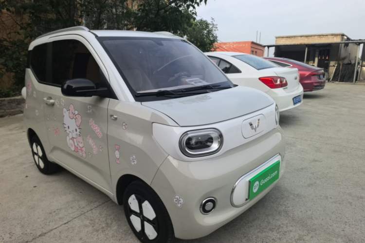 Used Wuling Hongguang MINIEV 2024 3rd Generation 215km Youth Edition Front Right 45 Deg