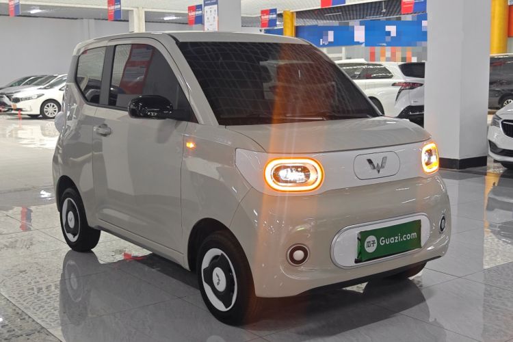 Used Wuling Hongguang MINIEV 2024 3rd Generation 215km Youth Edition Front Right 45 Deg
