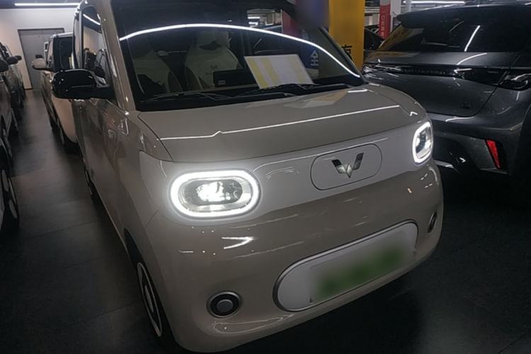 Used Wuling Hongguang MINIEV 2024 3rd Generation 215km Youth Edition Front Right 45 Deg