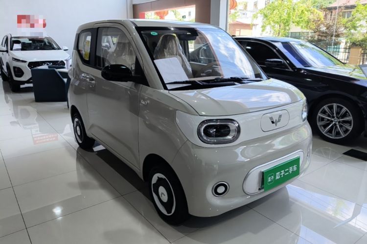 Used Wuling Hongguang MINIEV 2024 3rd Generation 215km Youth Edition Front Right 45 Deg