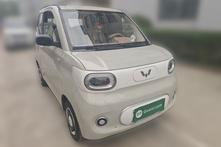 Used Wuling Hongguang MINIEV 2024 3rd Generation 215km Youth Edition Front Right 45 Deg