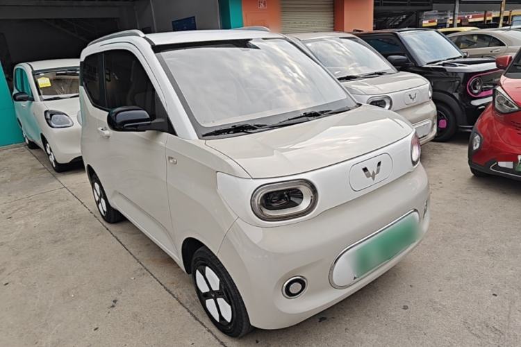 Used Wuling Hongguang MINIEV 2024 3rd Generation 215km Advanced Version Front Right 45 Deg
