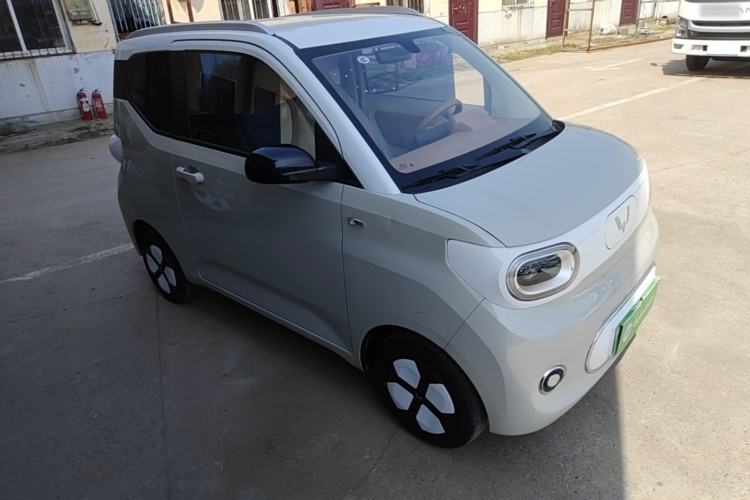 Used Wuling Hongguang MINIEV 2024 3rd Generation 215km Advanced Version Front Right 45 Deg