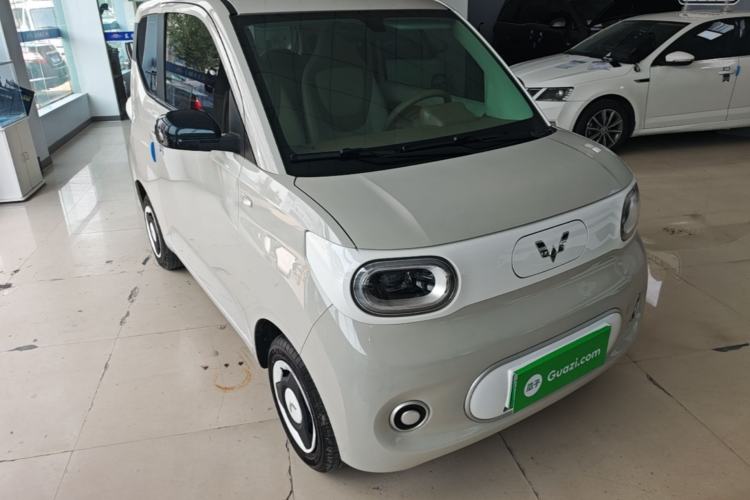 Used Wuling Hongguang MINIEV 2024 3rd Generation 215km Youth Edition Front Right 45 Deg