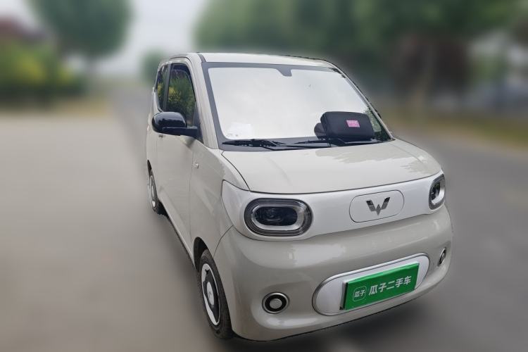 Used Wuling Hongguang MINIEV 2024 3rd Generation 215km Youth Edition Front Right 45 Deg