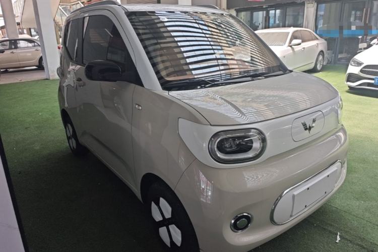 Used Wuling Hongguang MINIEV 2024 3rd Generation 215km Advanced Version Front Right 45 Deg