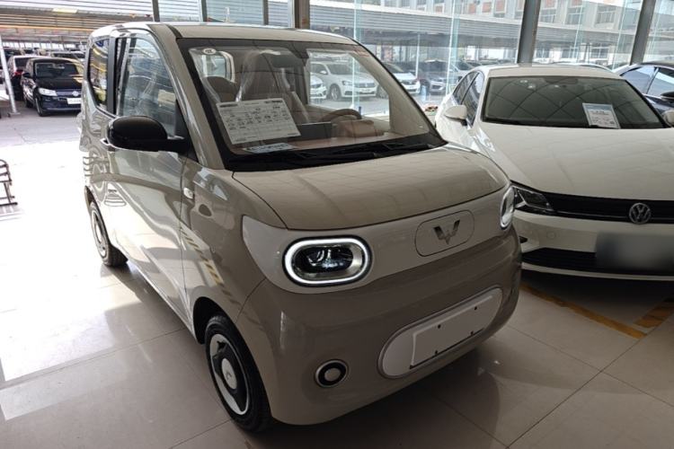 Used Wuling Hongguang MINIEV 2024 3rd Generation 215km Youth Edition Front Right 45 Deg