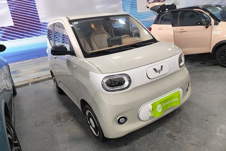 Used Wuling Hongguang MINIEV 2024 3rd Generation 215km Youth Edition Front Right 45 Deg