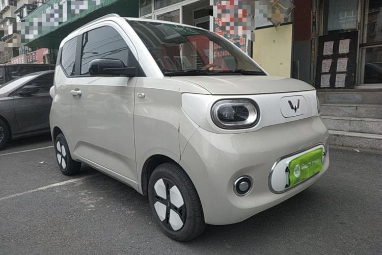 Used Wuling Hongguang MINIEV 2024 3rd Generation 215km Advanced Version Front Right 45 Deg