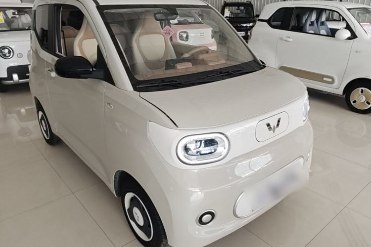 Used Wuling Hongguang MINIEV 2024 3rd Generation 215km Youth Edition Front Right 45 Deg