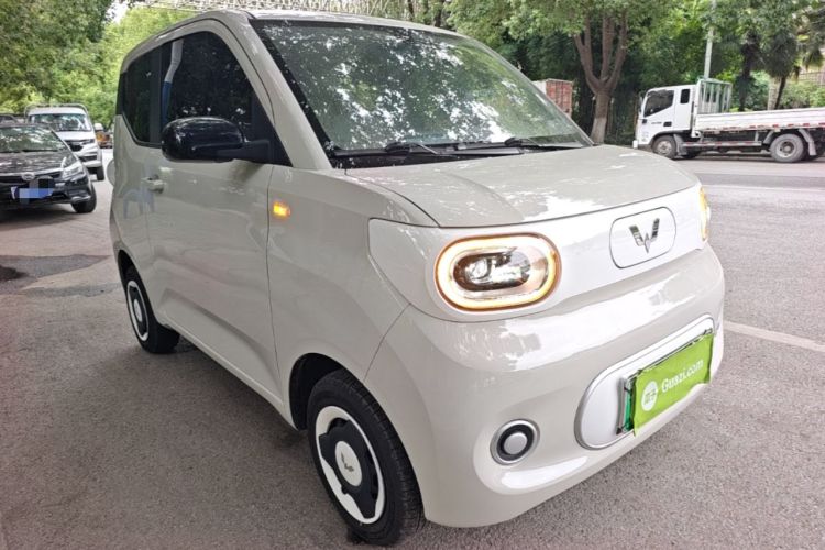 Used Wuling Hongguang MINIEV 2024 3rd Generation 215km Youth Edition Front Right 45 Deg