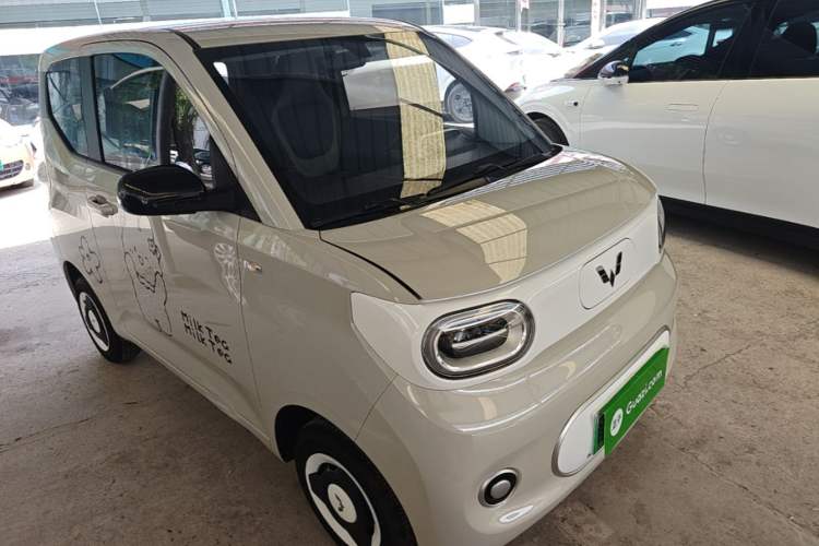 Used Wuling Hongguang MINIEV 2024 3rd Generation 215km Youth Edition Front Right 45 Deg