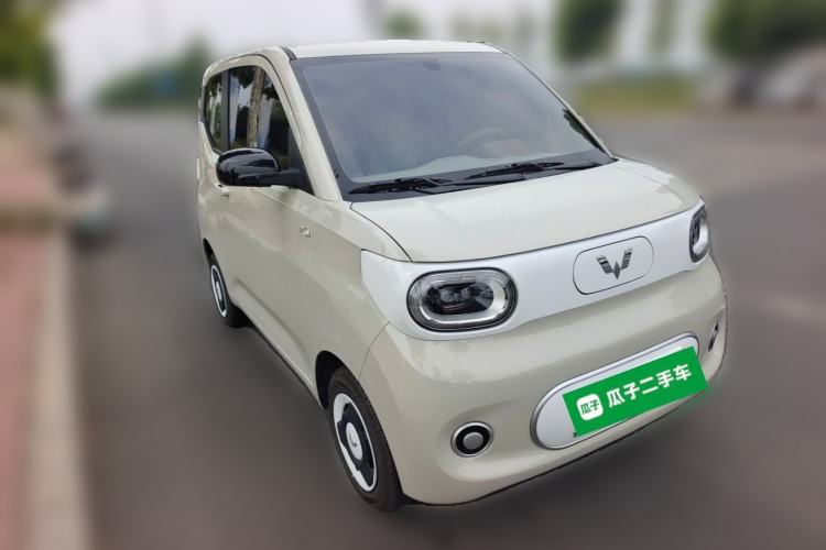 Used Wuling Hongguang MINIEV 2024 3rd Generation 215km Youth Edition Front Right 45 Deg