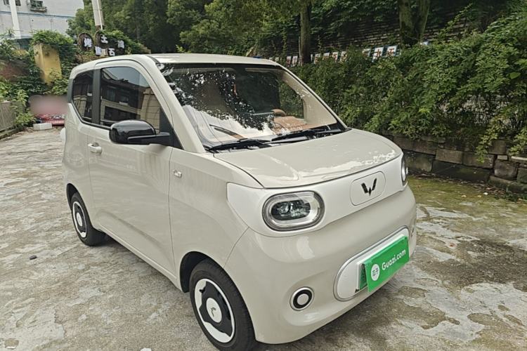 Used Wuling Hongguang MINIEV 2024 3rd Generation 215km Youth Edition Front Right 45 Deg