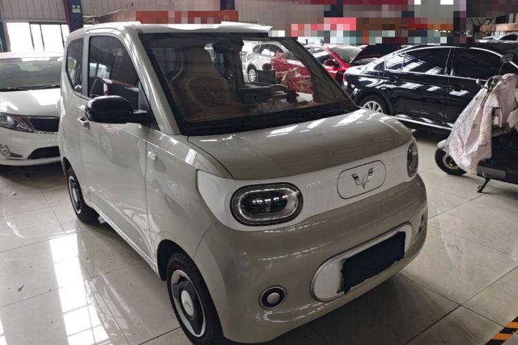 Used Wuling Hongguang MINIEV 2024 3rd Generation 215km Youth Edition Front Right 45 Deg