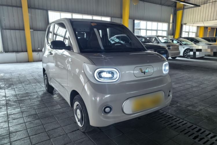 Used Wuling Hongguang MINIEV 2024 3rd Generation 215km Advanced Version Front Right 45 Deg