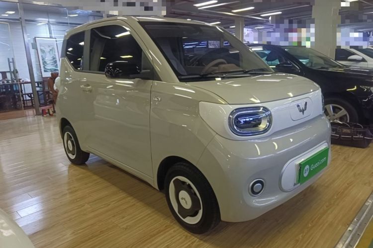 Used Wuling Hongguang MINIEV 2024 3rd Generation 215km Youth Edition Front Right 45 Deg