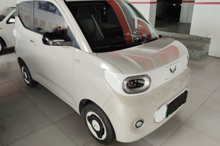 Used Wuling Hongguang MINIEV 2024 3rd Generation 215km Youth Edition Front Right 45 Deg