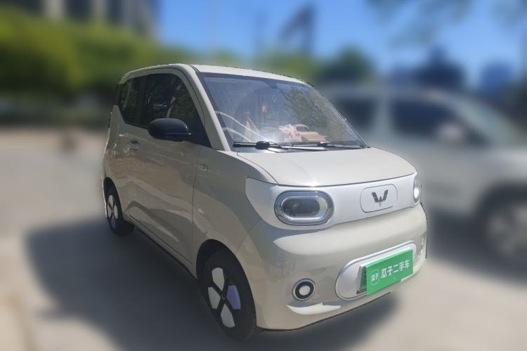 Used Wuling Hongguang MINIEV 2024 3rd Generation 215km Youth Edition Front Right 45 Deg