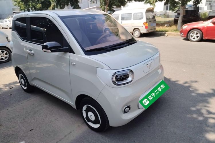 Used Wuling Hongguang MINIEV 2024 3rd Generation 215km Youth Edition Front Right 45 Deg