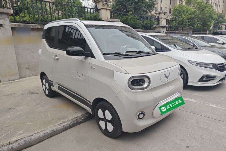 Used Wuling Hongguang MINIEV 2024 3rd Generation 215km Advanced Version Front Right 45 Deg