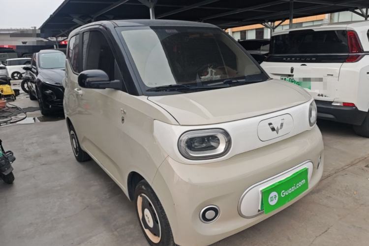 Used Wuling Hongguang MINIEV 2024 3rd Generation 215km Youth Edition Front Right 45 Deg