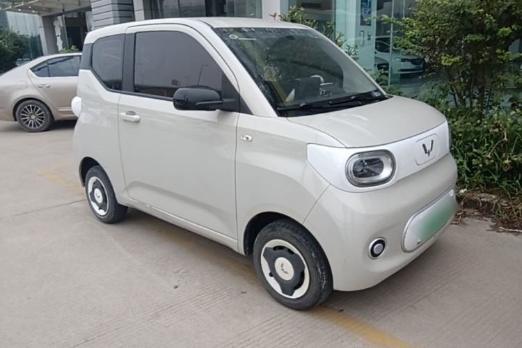 Used Wuling Hongguang MINIEV 2024 3rd Generation 215km Youth Edition Front Right 45 Deg