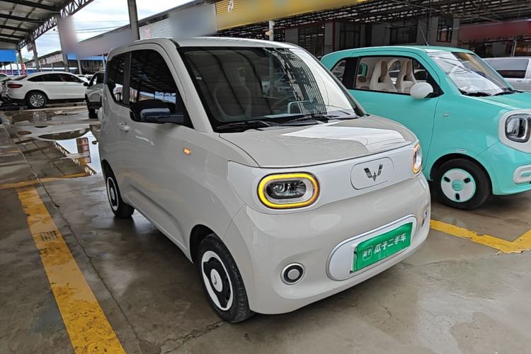 Used Wuling Hongguang MINIEV 2024 3rd Generation 215km Youth Edition Front Right 45 Deg