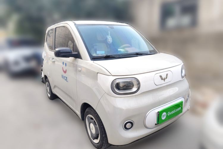 Used Wuling Hongguang MINIEV 2024 3rd Generation 215km Youth Edition Front Right 45 Deg