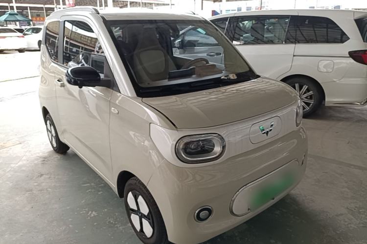 Used Wuling Hongguang MINIEV 2024 3rd Generation 215km Advanced Version Front Right 45 Deg