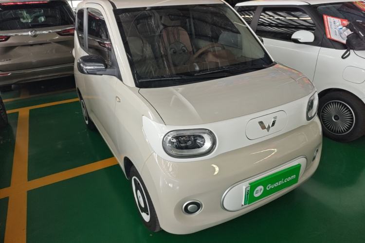 Used Wuling Hongguang MINIEV 2024 3rd Generation 215km Youth Edition Front Right 45 Deg