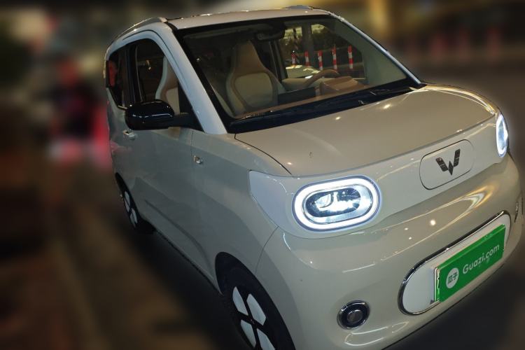 Used Wuling Hongguang MINIEV 2024 3rd Generation 215km Advanced Version Front Right 45 Deg