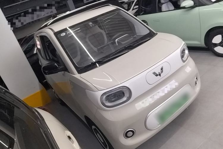 Used Wuling Hongguang MINIEV 2024 3rd Generation 215km Youth Edition Front Right 45 Deg