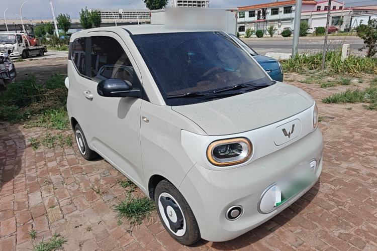 Used Wuling Hongguang MINIEV 2024 3rd Generation 215km Youth Edition Front Right 45 Deg
