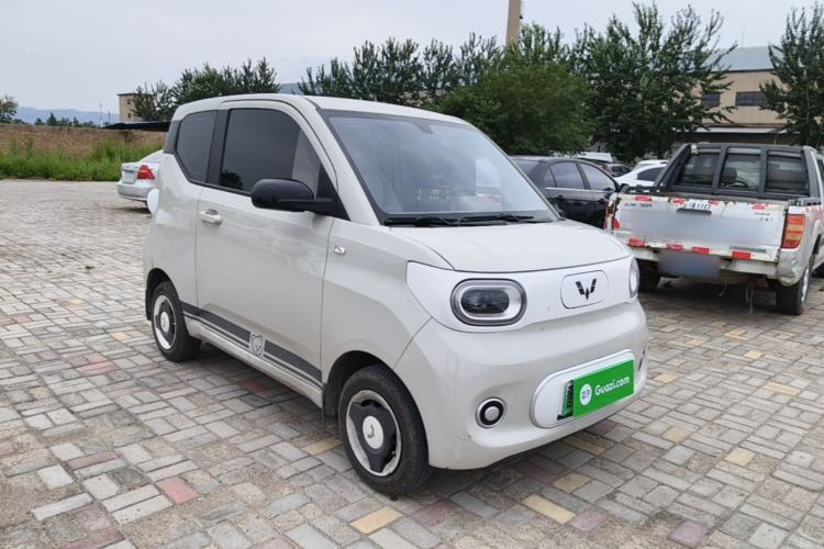 Used Wuling Hongguang MINIEV 2024 3rd Generation 215km Youth Edition Front Right 45 Deg