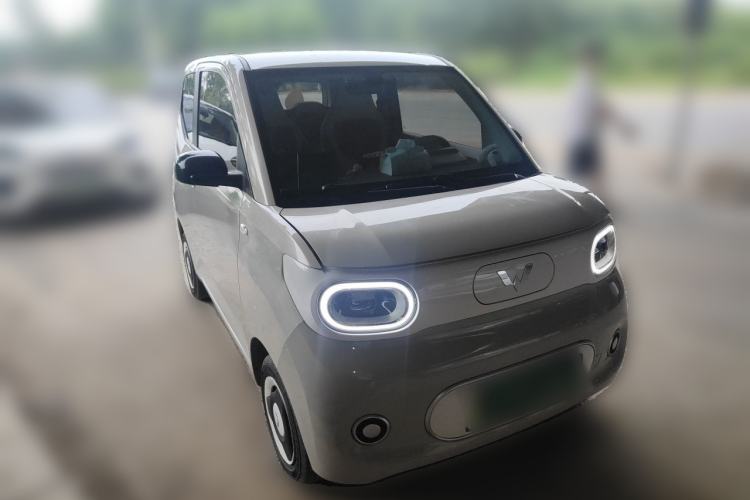 Used Wuling Hongguang MINIEV 2024 3rd Generation 215km Youth Edition Front Right 45 Deg
