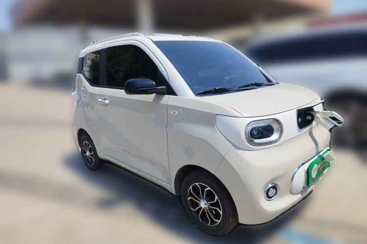 Used Wuling Hongguang MINIEV 2024 3rd Generation 215km Advanced Version Front Right 45 Deg