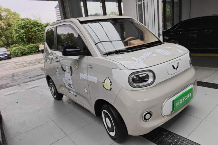 Used Wuling Hongguang MINIEV 2024 3rd Generation 215km Youth Edition Front Right 45 Deg