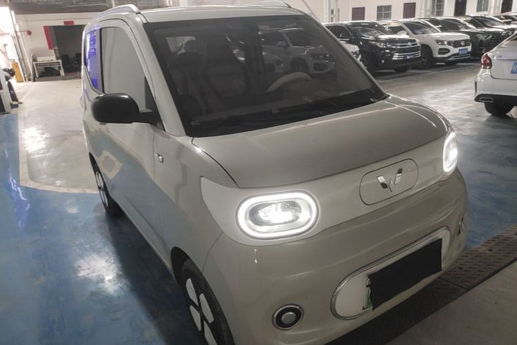Used Wuling Hongguang MINIEV 2024 3rd Generation 215km Youth Edition Front Right 45 Deg