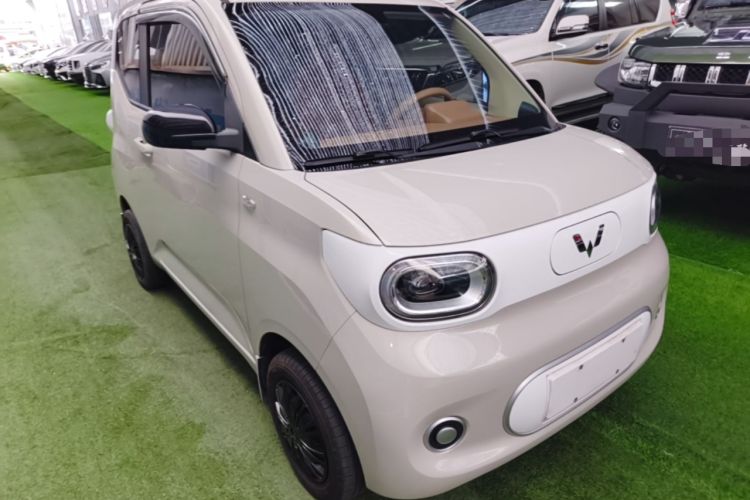 Used Wuling Hongguang MINIEV 2024 3rd Generation 215km Youth Edition Front Right 45 Deg
