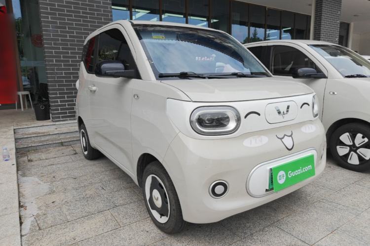 Used Wuling Hongguang MINIEV 2024 3rd Generation 215km Youth Edition Front Right 45 Deg