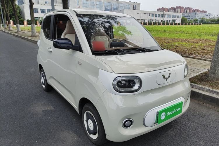 Used Wuling Hongguang MINIEV 2024 3rd Generation 215km Youth Edition Front Right 45 Deg