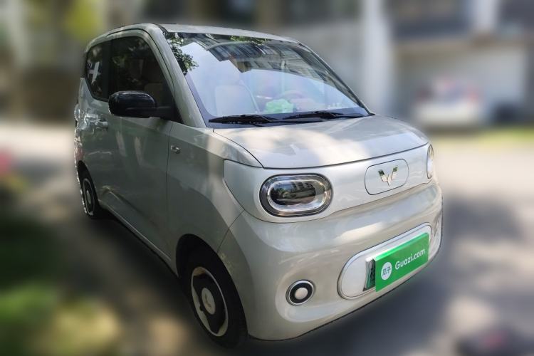 Used Wuling Hongguang MINIEV 2024 3rd Generation 215km Youth Edition Front Right 45 Deg