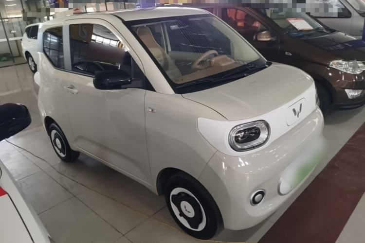 Used Wuling Hongguang MINIEV 2024 3rd Generation 215km Youth Edition Front Right 45 Deg